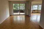 Große leerstehende 3,5 Zi.- Wohnung in ruhiger Top-Lage mit großem Balkon und Garage