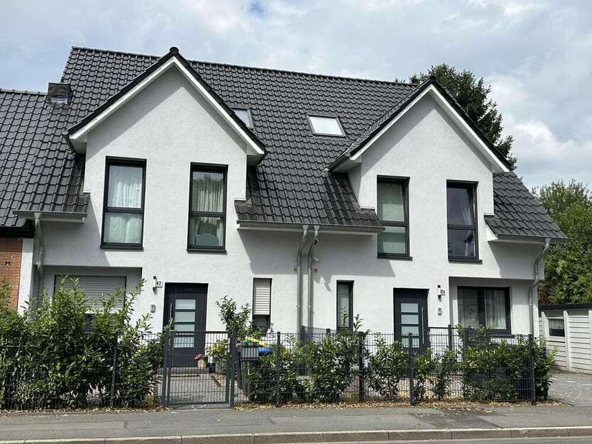 Haus zum Mieten in Düsseldorf 2.950 € 190 m²