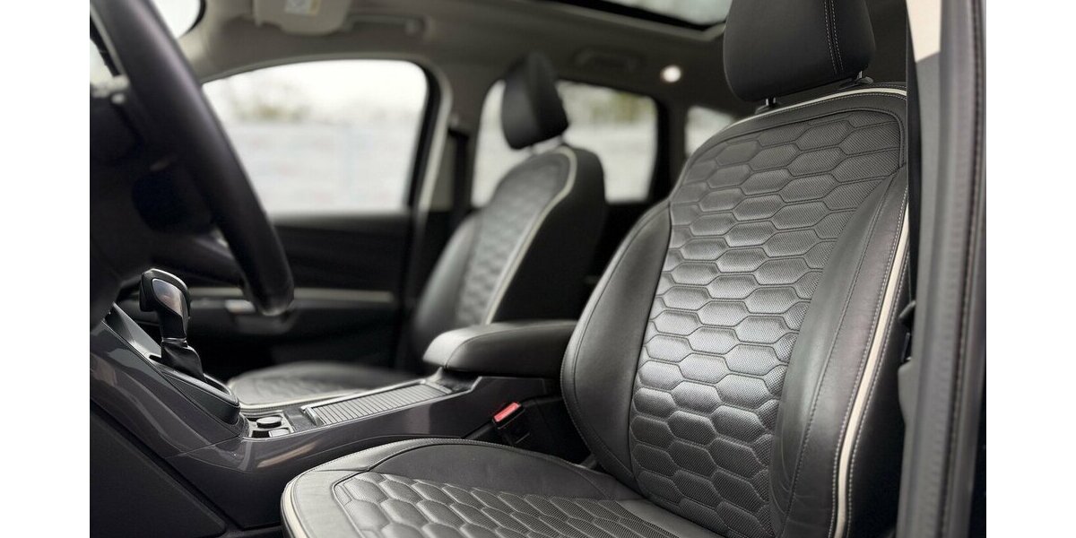 Ford Kuga Vignale / Panorama / Kamera / Keyless GO 34.000 km 22.490 &euro; Mönchengladbach 41066