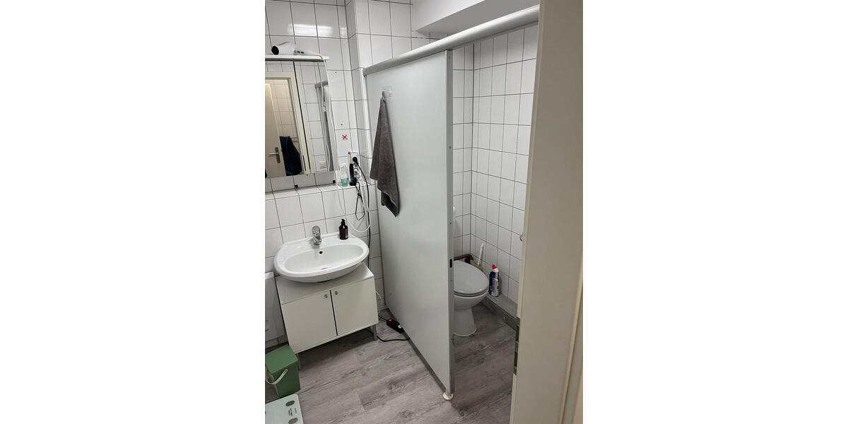 120 qm Gewerbefläche im Keller mit Dusche in Krefeld Cracau 2 zimmer
