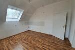Dachgeschoßwohnung Duisburg Mittelmeiderich - 3 Zimmer, 95 m&sup2;, 700&euro; | Angebot:26462850