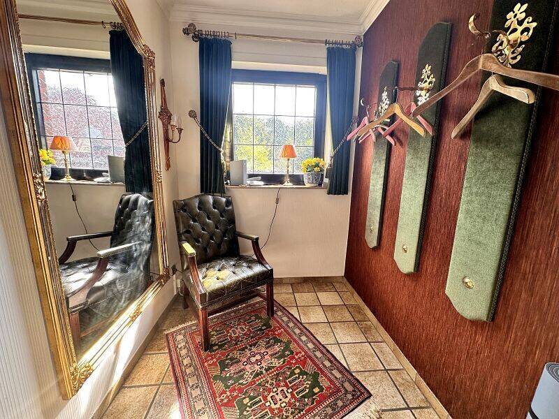 ***GROSSzügiges und gepflegtes ZUHAUSE in ruhiger Wohnlage und vielseitigem NUTZUNGSkonzept***