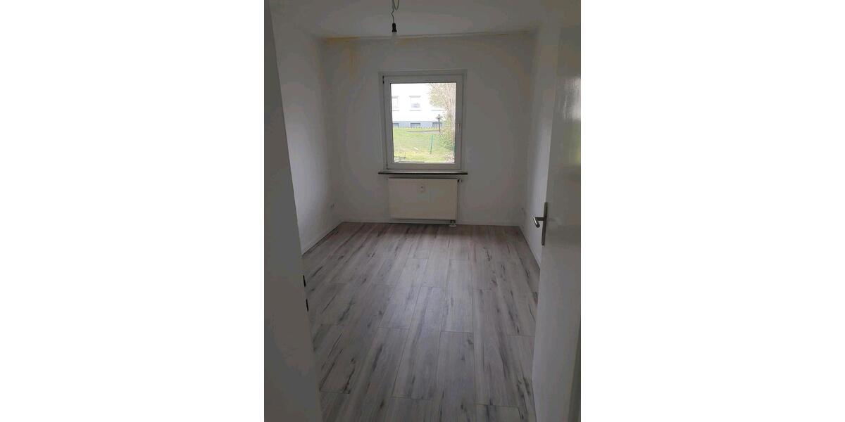 Erdgeschoßwohnung Burscheid - 4 Zimmer, 73 m&sup2;, 1.070&euro; | Angebot:26032958