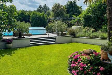 Haus zum Kaufen in Neuss 1.750.000 € 390 m² 9 zimmer