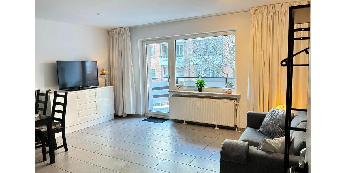 Möblierte 1-Zimmer Wohnung, renoviert mit Balkon - Pempelfort 1 zimmer