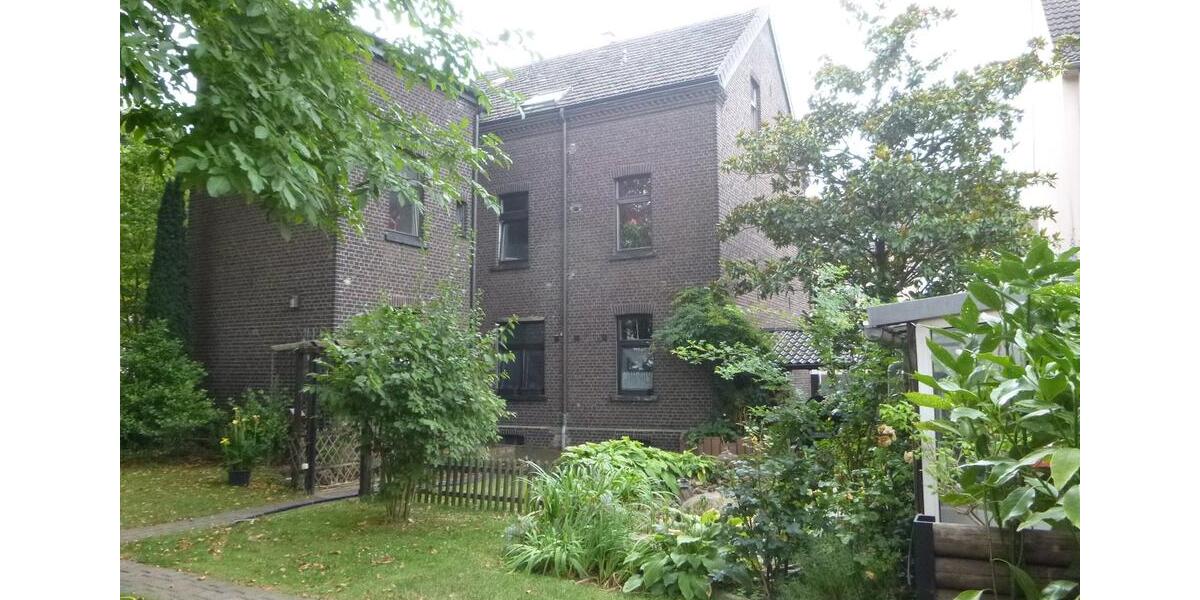 Dachgeschoßwohnung Duisburg Mittelmeiderich - 3 Zimmer, 1 m&sup2;, 700&euro; | Angebot:25590266