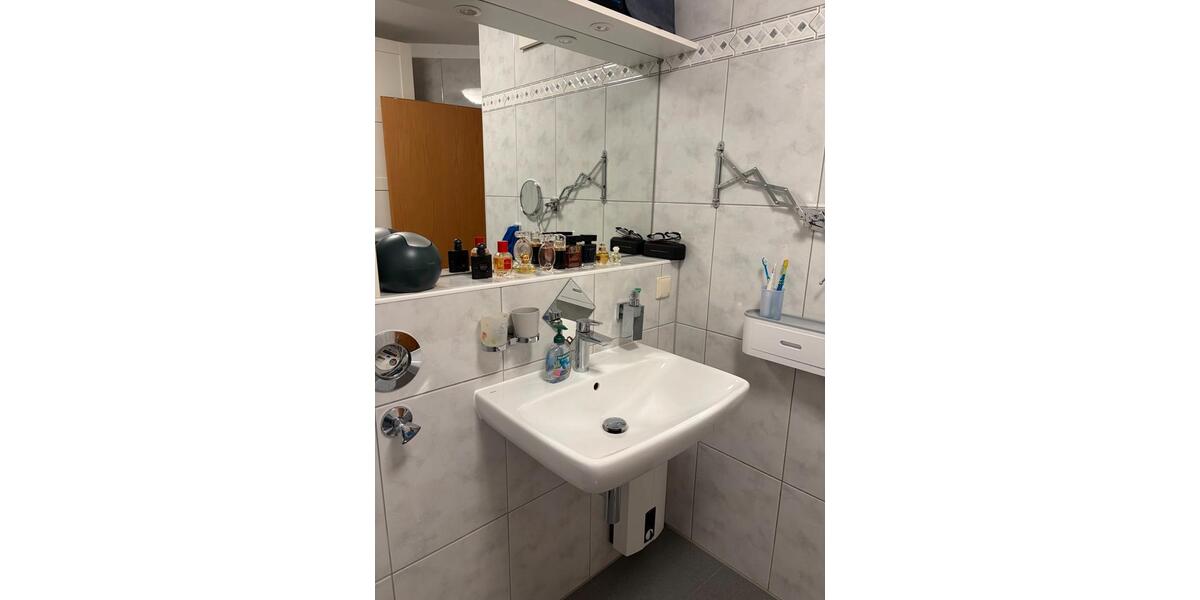 Etagenwohnung Leverkusen Bürrig - 3 Zimmer, 76 m&sup2;, 350.000&euro; | Angebot:26061717
