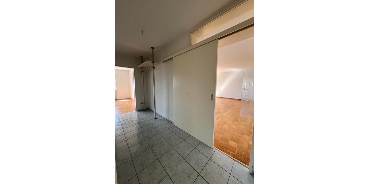Etagenwohnung Krefeld Fischeln - 4 Zimmer, 120 m&sup2;, 1.260&euro; | Angebot:26395053