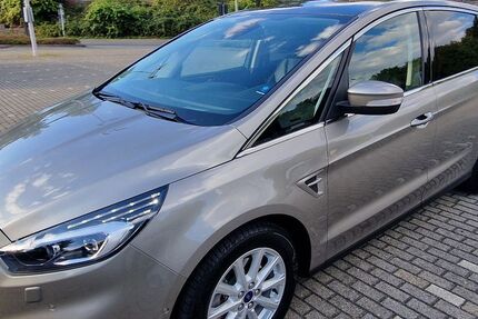 Ford S-Max 112.600 km 15.490 &euro; Mülheim an der Ruhr 45478