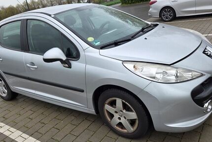 Peugeot 207 178.000 km 1.598 &euro; Meerbusch 40667
