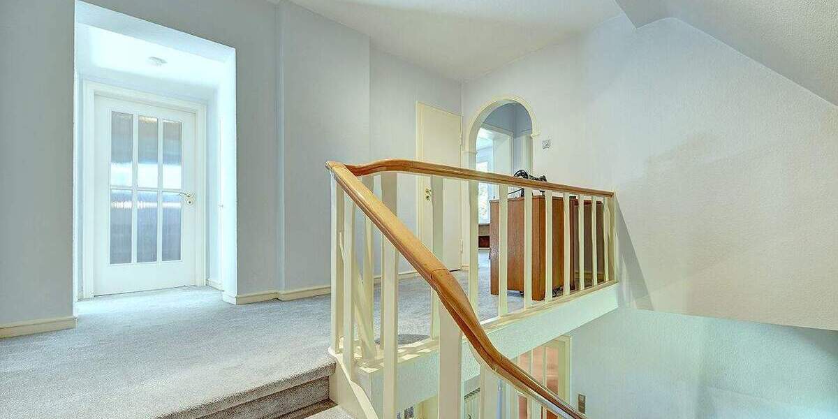 Großzügiges Einfamilienhaus mit weitläufigem Garten und Erweiterungspotenzial 6 zimmer