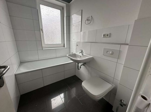 Wohnung zum Kaufen in Düsseldorf 199.000 € 80 m²