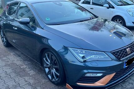 Seat Leon 66.000 km 24.500 &euro; Düsseldorf 40625