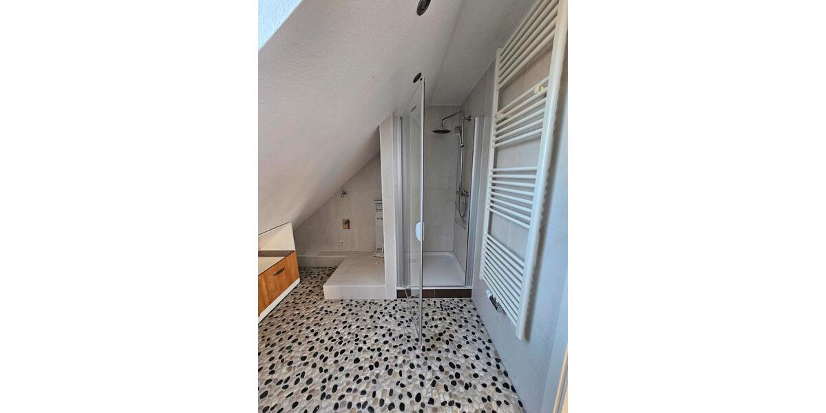 Dachgeschoßwohnung Düsseldorf Stadtbezirk 6 - 1 Zimmer, 43 m&sup2;, 950&euro; | Angebot:26052845