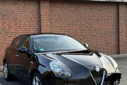 Alfa Romeo Giulietta 143.800 km 9.890 &euro; Oberhausen 46149