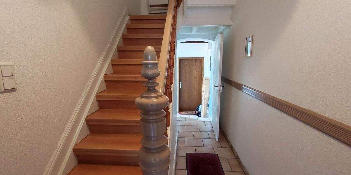 Bezugsfreies Einfamilien- und vermietetes Appartementhaus in schöner Düsseldorfer Wohnlage 1 zimmer