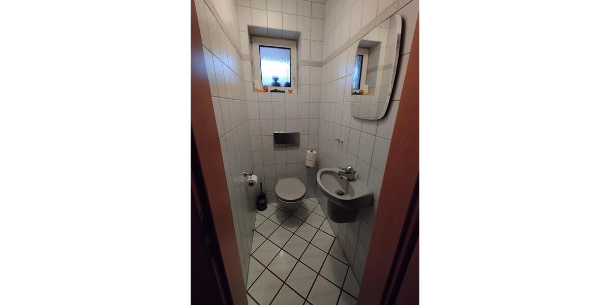 Doppelhaushälfte Mönchengladbach Süd - 7 Zimmer, 145 m&sup2;, 2.250&euro; | Angebot:24742224