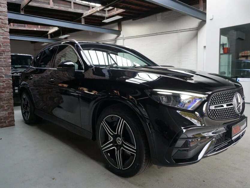 Mercedes-Benz GLC 220 d 4M AMG Pano Leder Memory MBUX 360° 9.229 km 57.400 € Wuppertal 42327