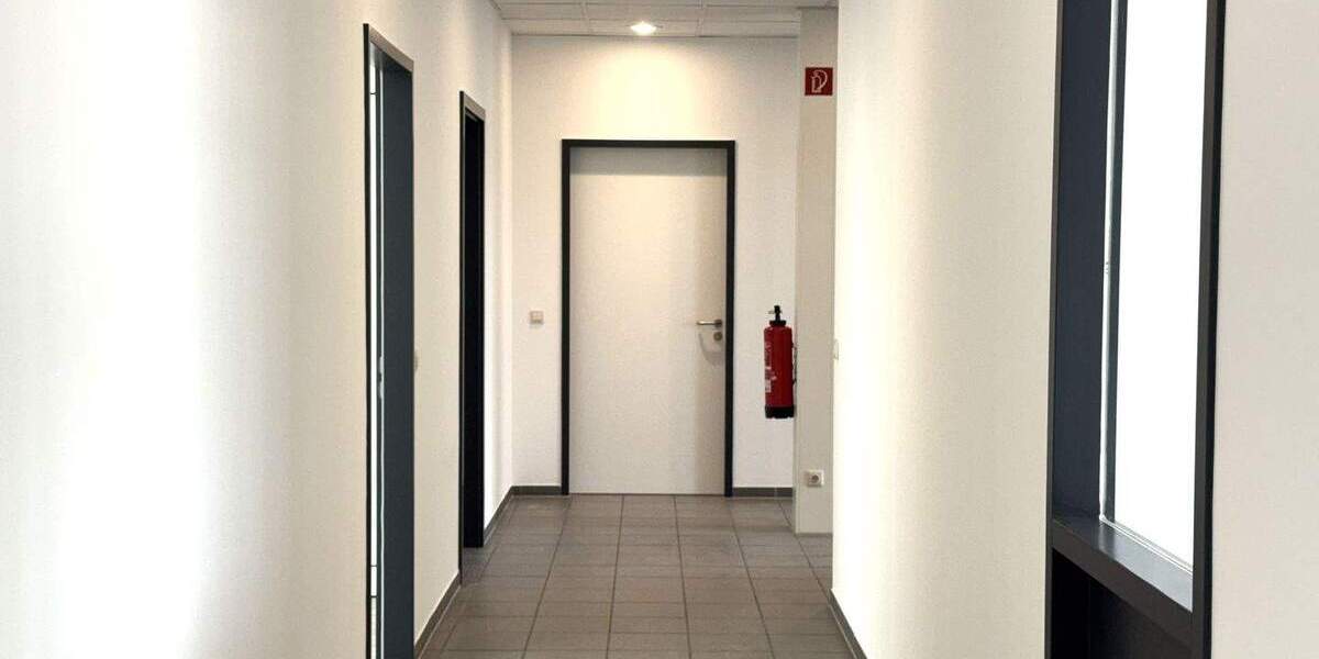 Gewerbeobjekt Willich Münchheide - 7 Zimmer, 246 m&sup2;, 2.460&euro; | Angebot:25769990