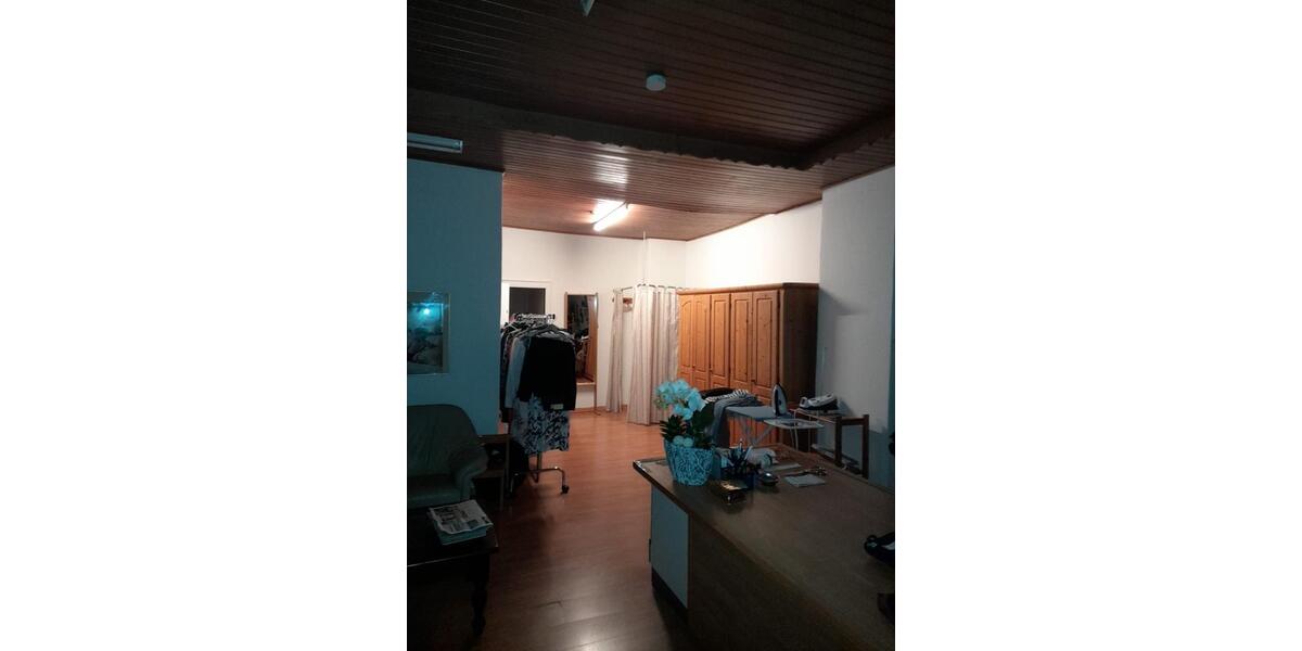 Wohnung mit Ladenlokal ( nur gemeinsam zu miete ) 6 zimmer