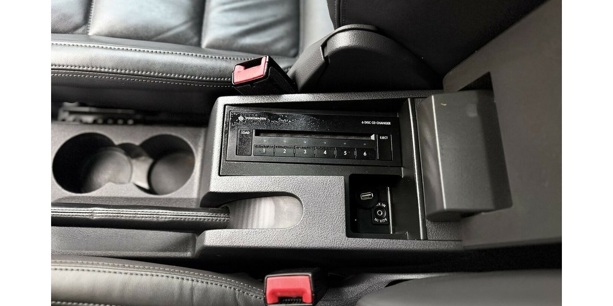 VW Touran R-Line Schiebedach Leder 7Sitze IHand 124.990 km 11.900 &euro; Mönchengladbach 41066