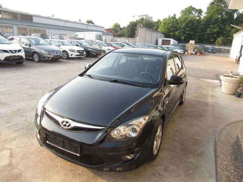 i30