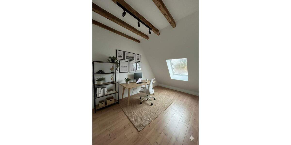 Exklusive 3-Zimmer Altbau-Wohnung mit Dachloggia - kernsaniert 2025 3 zimmer