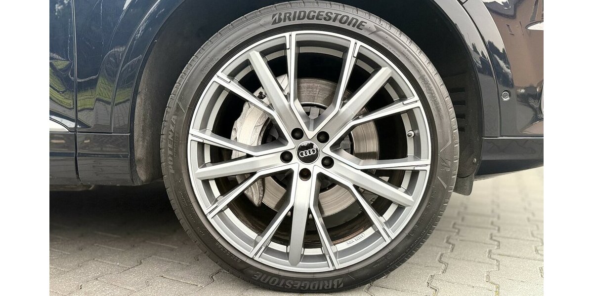 Audi Q7 3.0 TDI e-tron quattro / Panorama / Kamera 179.000 km 30.900 &euro; Mönchengladbach 41066