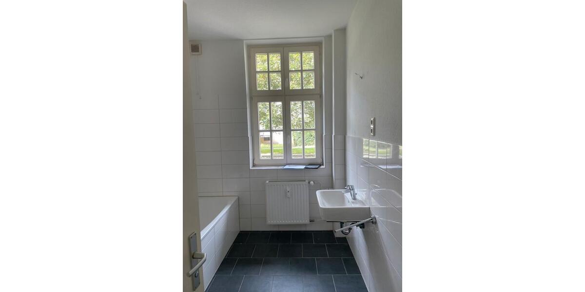 3-Zimmer-Wohnung im Dachgeschoss in Sanierungsphase 3 zimmer