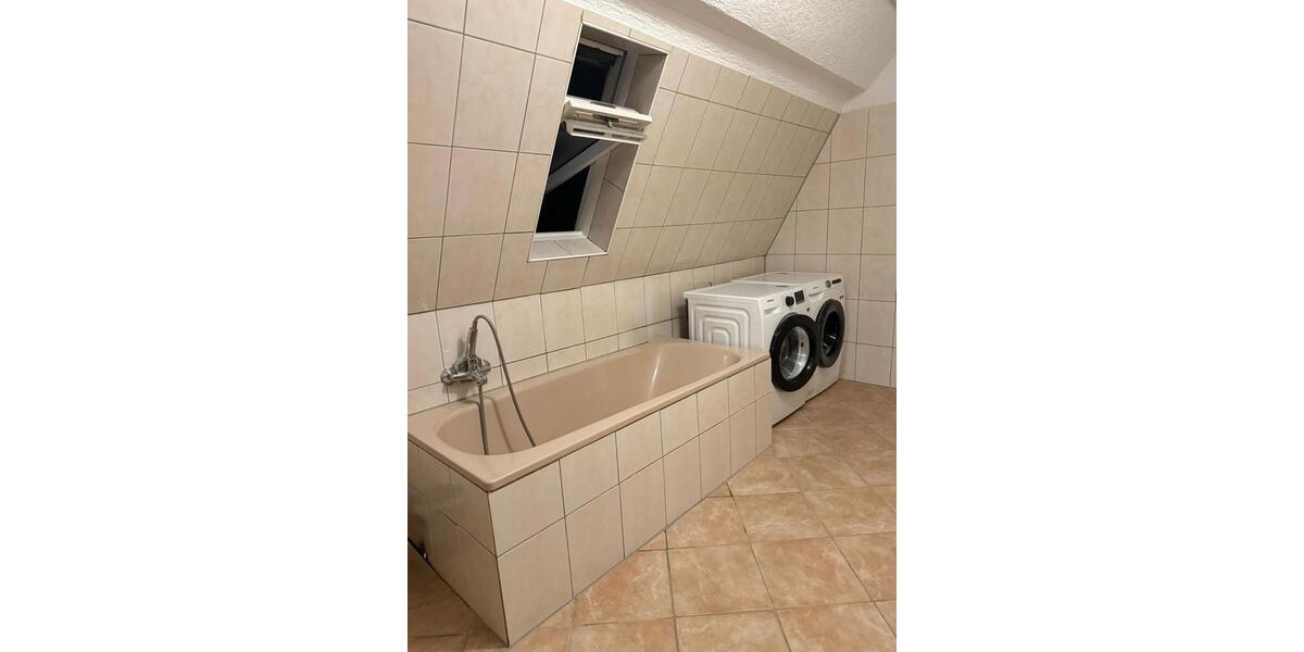 Dachgeschoßwohnung Solingen Ohligs - 3 Zimmer, 93 m&sup2;, 1.160&euro; | Angebot:26033785