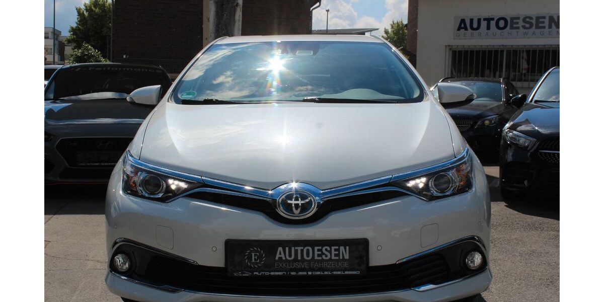 Toyota Auris 69.000 km 13.900 &euro; Neuss 41468