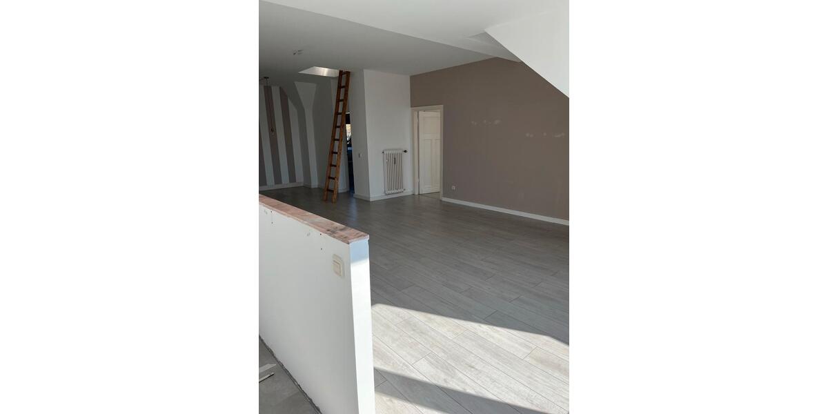 Dachgeschoßwohnung Düsseldorf Niederkassel - 3 Zimmer, 78 m&sup2;, 1.670&euro; | Angebot:25274248