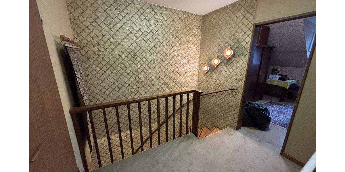 Doppelhaushälfte mit 2 Garagen 4 zimmer