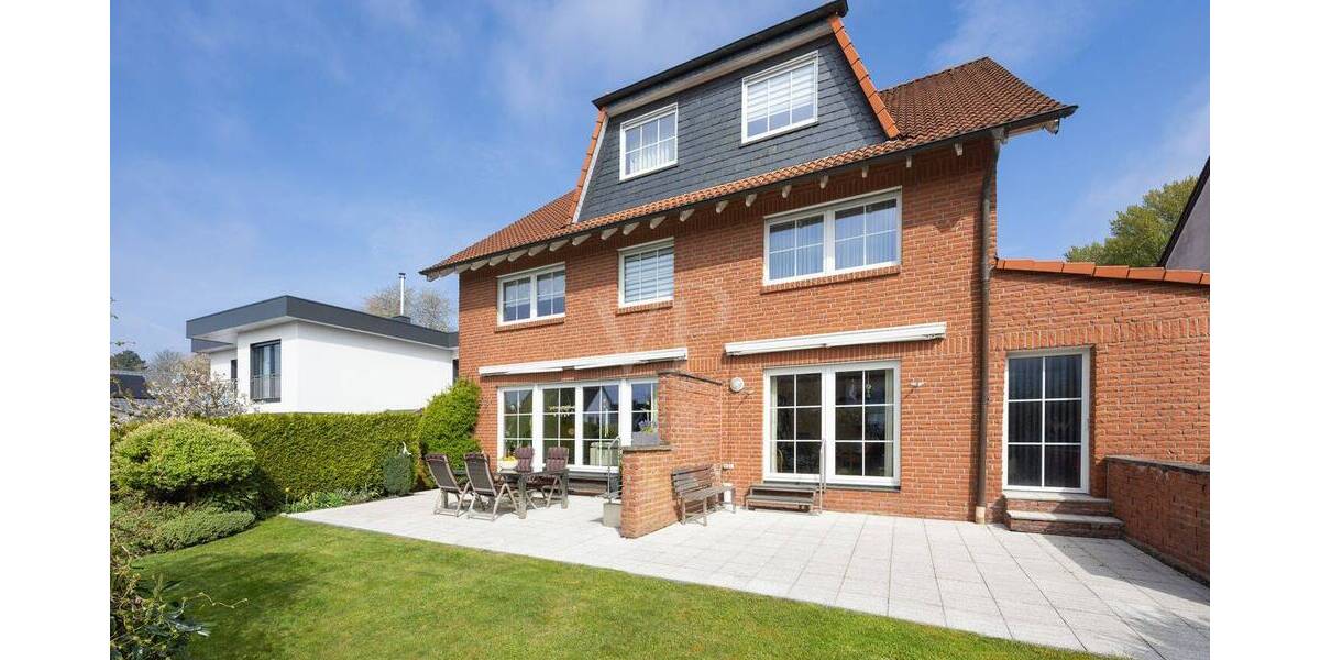 Sonnenverwöhntes Zuhause mit Stil, Sauna und großzügigem Garten 5 zimmer