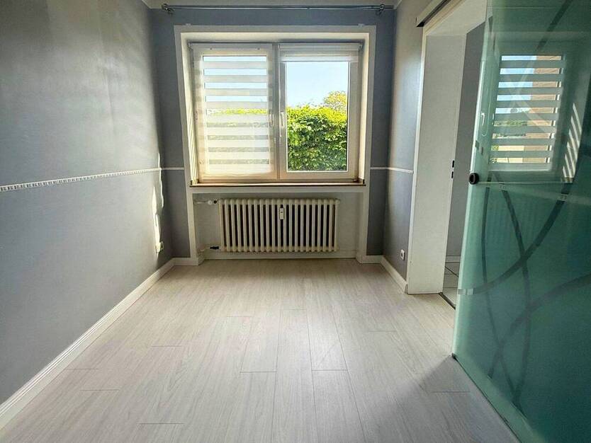 Attraktive Eigentumswohnung in Neuss Norf * leerstehend * gute Lage * Loggia * 4 Zimmer *