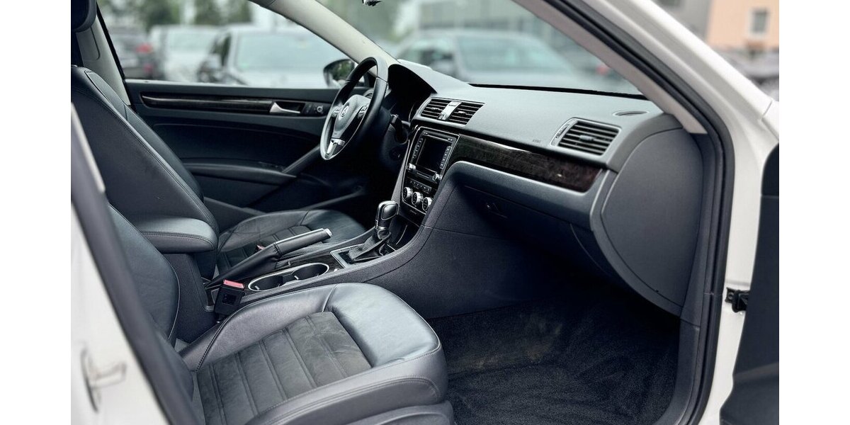 VW Passat 2,0 TDI Highline / Leder / SHD / Keyless 228.000 km 8.900 &euro; Mönchengladbach 41066
