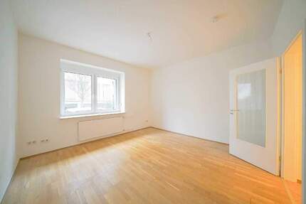 Wohnung Düsseldorf Rath - 2 Zimmer, 48 m&sup2;, 570&euro; | Angebot:26015396