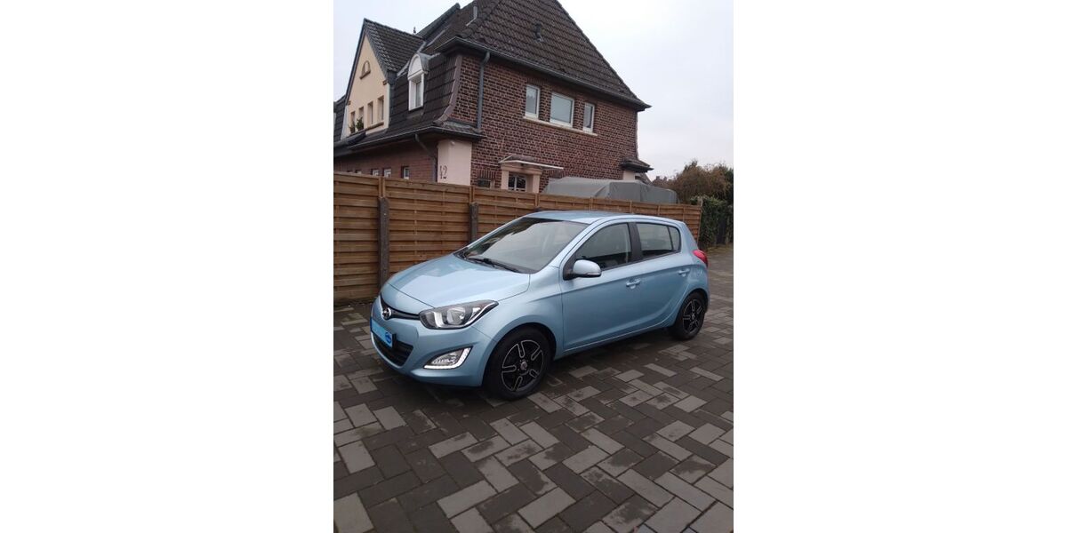 Hyundai i20 107.500 km 4.980 &euro; Hilden 40721