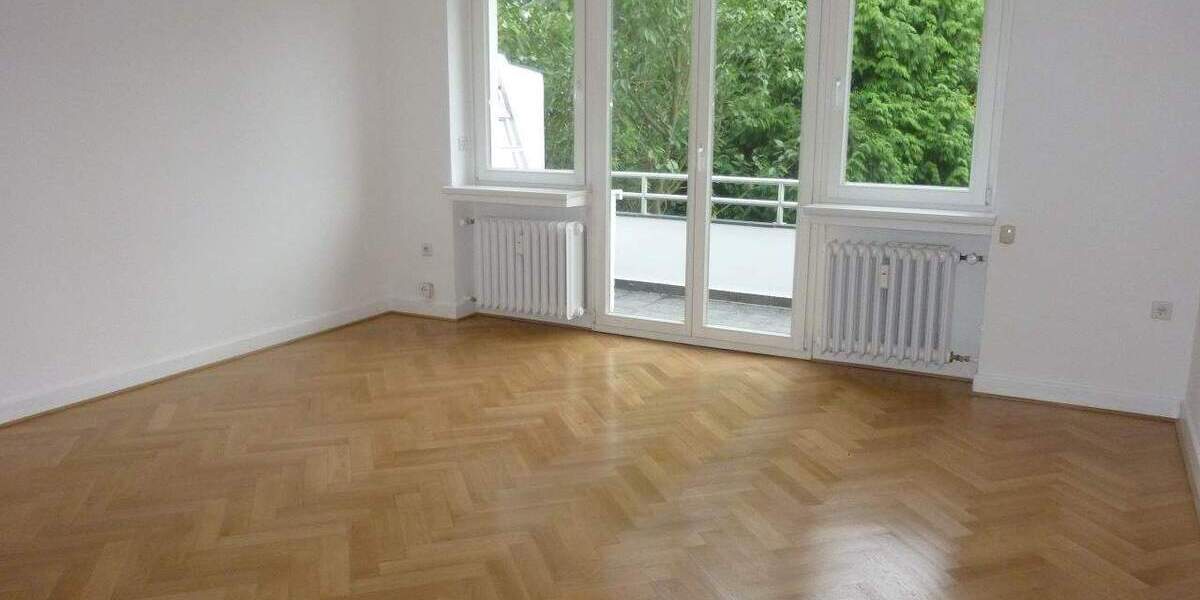 D-Benrath: modernisiertes 3-Familien-Haus im Musikantenviertel, schöner Garten, Garage, neue Heizung 8 zimmer