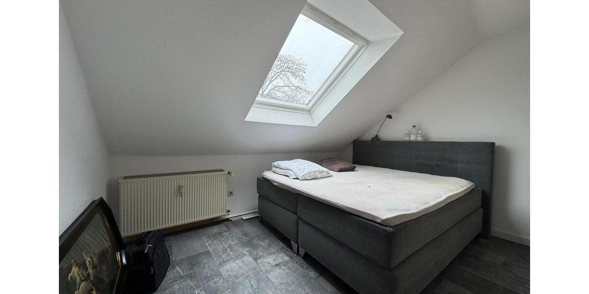 Dachgeschoßwohnung Langenfeld (Rheinland) - 2 Zimmer, 40 m&sup2;, 480&euro; | Angebot:26252908