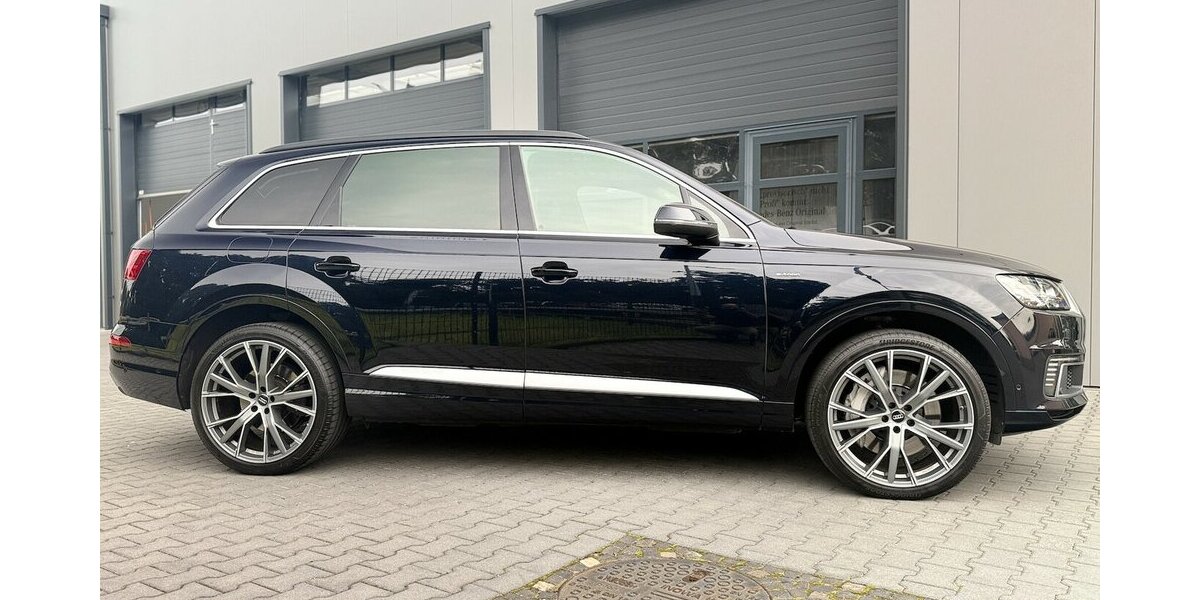 Audi Q7 3.0 TDI e-tron quattro / Panorama / Kamera 179.000 km 30.900 &euro; Mönchengladbach 41066