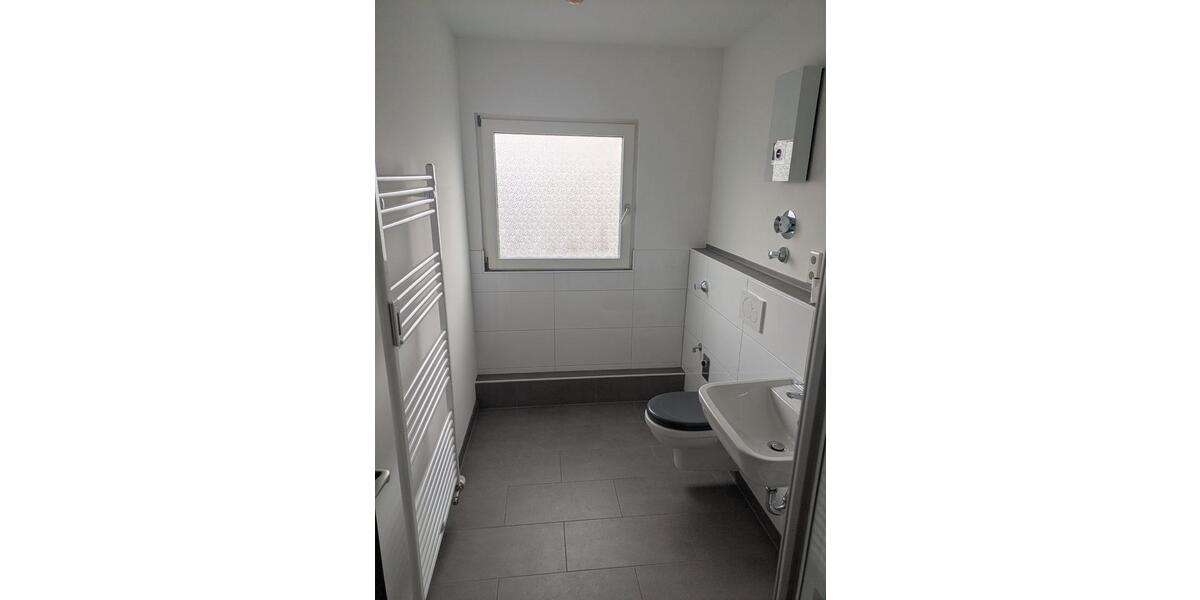 Helle 2-Zimmer-Wohnung mit Balkon & Tiefgarage im Grünen von DUS 2 zimmer