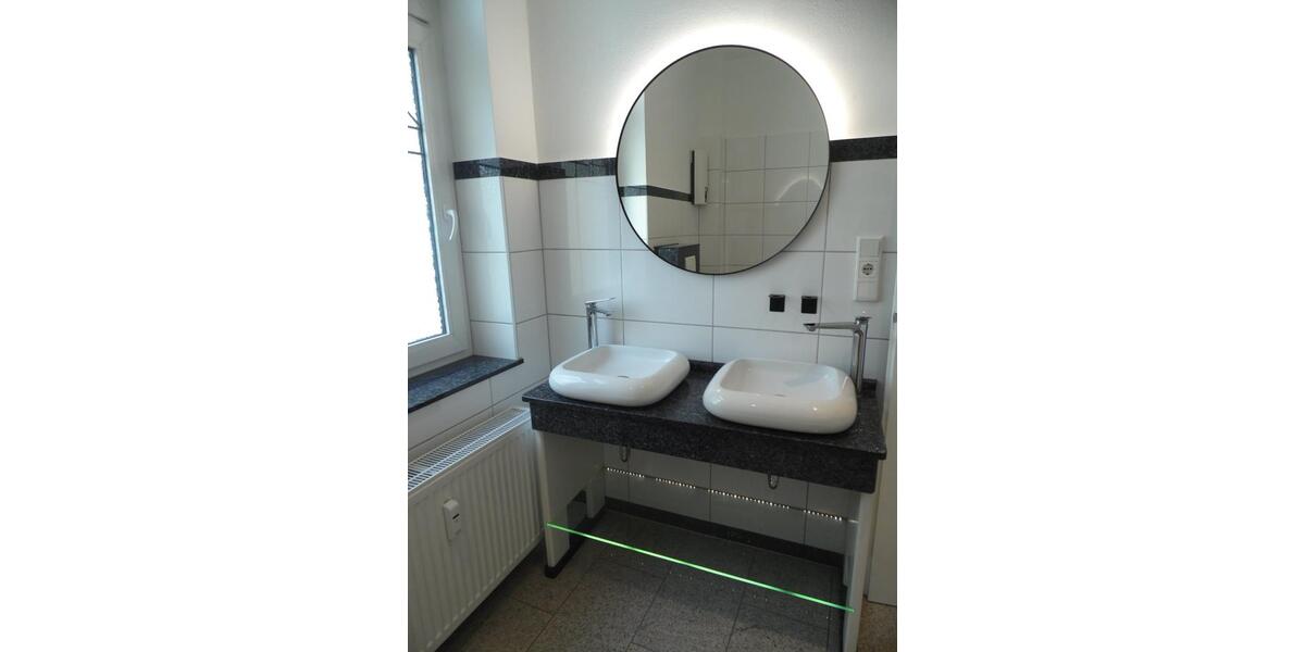 Etagenwohnung Düsseldorf Niederkassel - 3 Zimmer, 97 m&sup2;, 1.750&euro; | Angebot:26431147