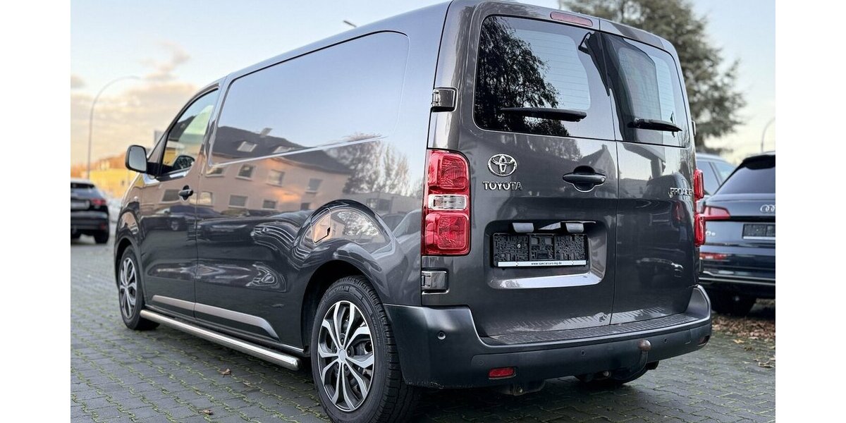 Toyota Proace Lang / Euro 6 / Klima / 3 Sitze / AHK 108.000 km 15.490 &euro; Mönchengladbach 41066