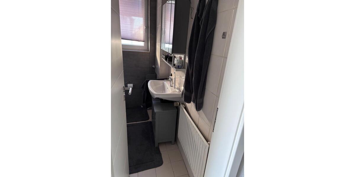 Etagenwohnung Düsseldorf Stadtbezirk 9 - 3.5 Zimmer, 84 m&sup2;, 1.200&euro; | Angebot:25350874