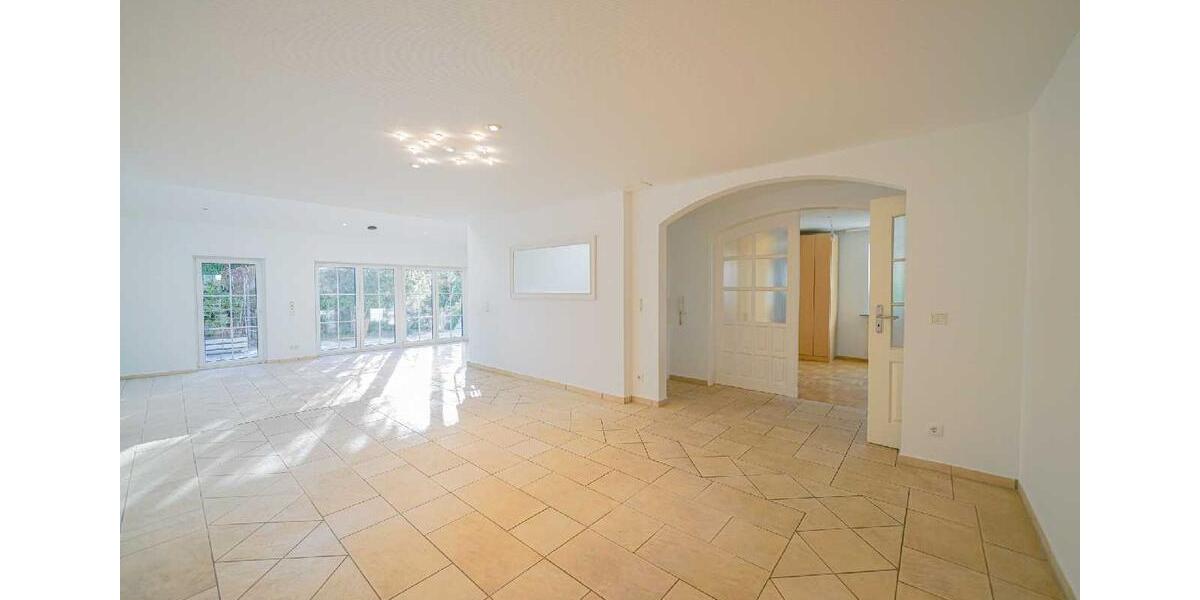Einfamilienhaus Ratingen Tiefenbroich - 5 Zimmer, 220 m&sup2;, 2.500&euro; | Angebot:24815445