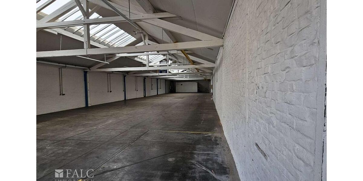 Moderne Lagerhalle im Gewerbepark-Süd zimmer