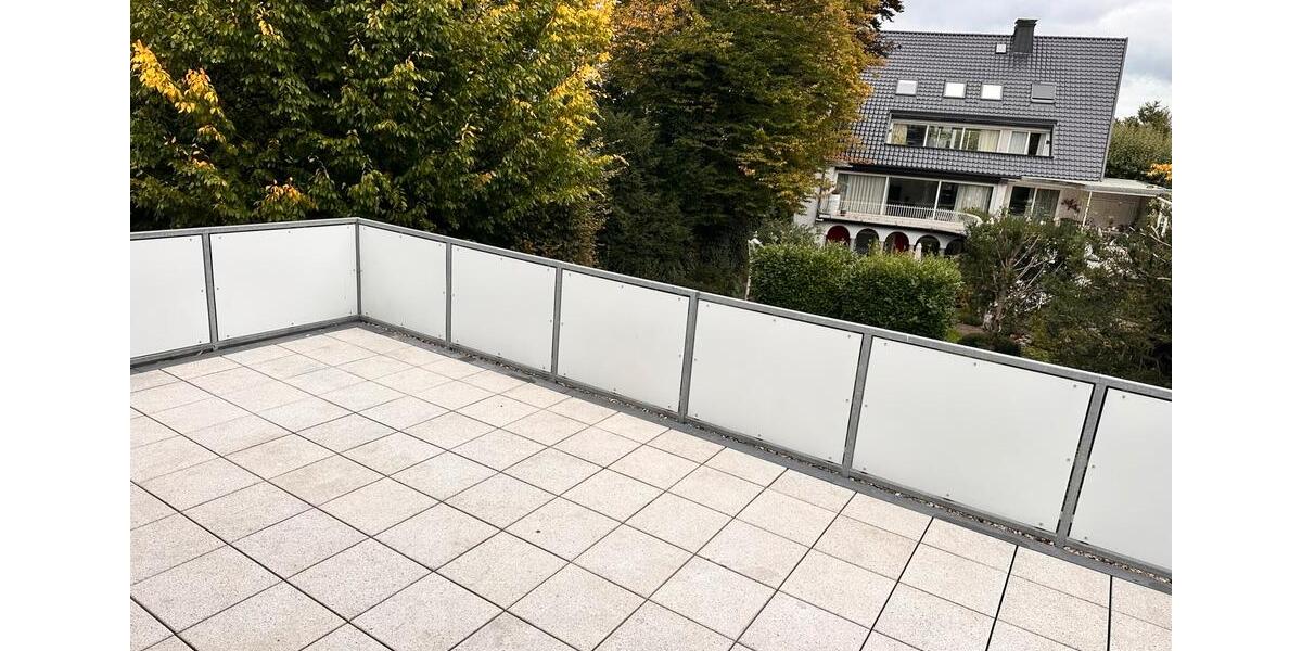 Etagenwohnung Düsseldorf Lörick - 4 Zimmer, 145 m&sup2;, 2.950&euro; | Angebot:25231596