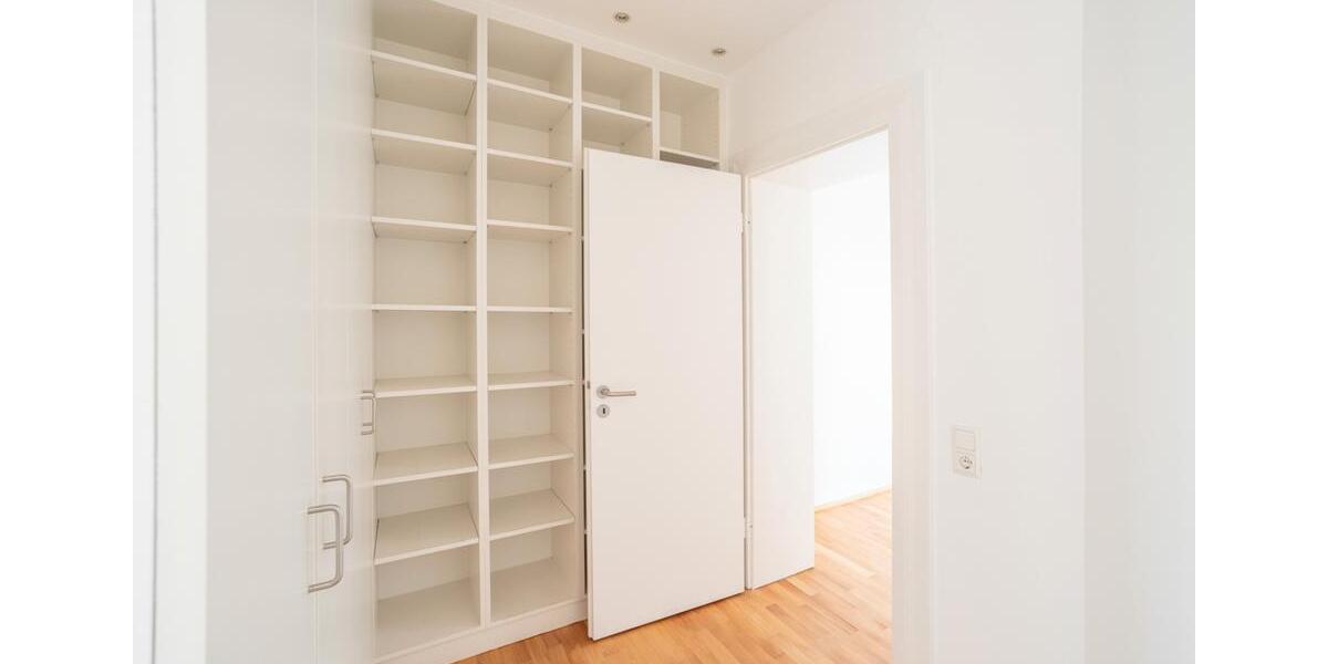 Etagenwohnung Düsseldorf Niederkassel - 3 Zimmer, 133 m&sup2;, 2.850&euro; | Angebot:25330845