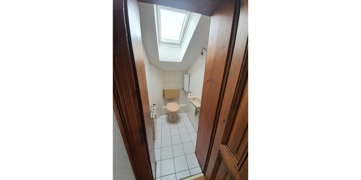 Dachgeschoßwohnung Duisburg Mittelmeiderich - 3 Zimmer, 1 m&sup2;, 700&euro; | Angebot:25844080